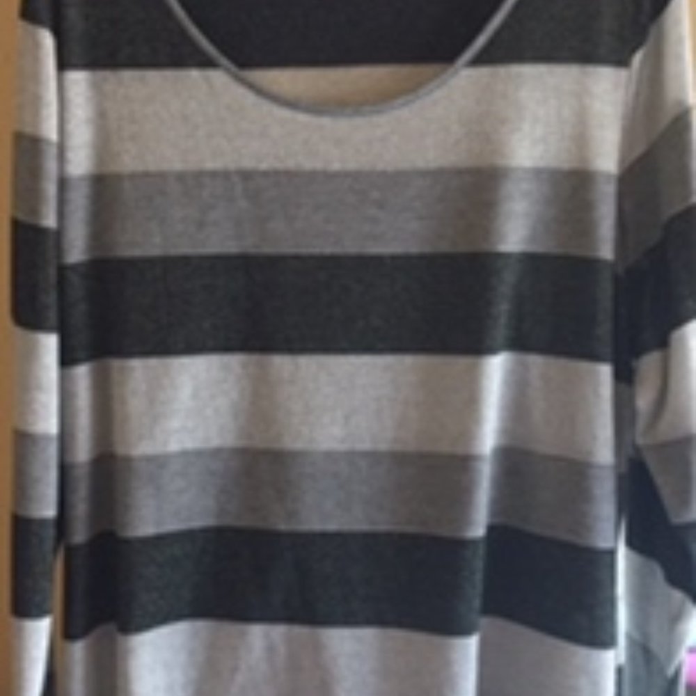 Liz Claiborne Long Sleeve Top